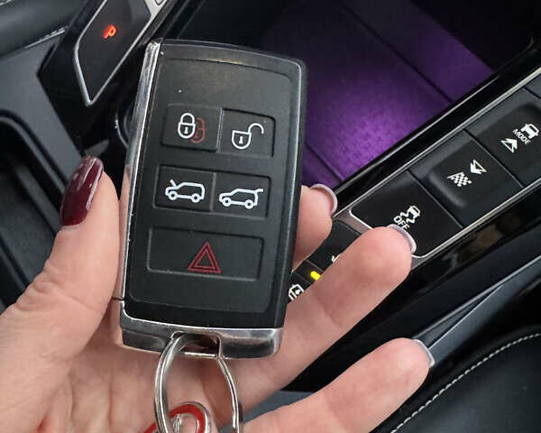Черный Ягуар I-Pace, объемом двигателя 0 л и пробегом 157 тыс. км за 25999 $, фото 23 на Automoto.ua