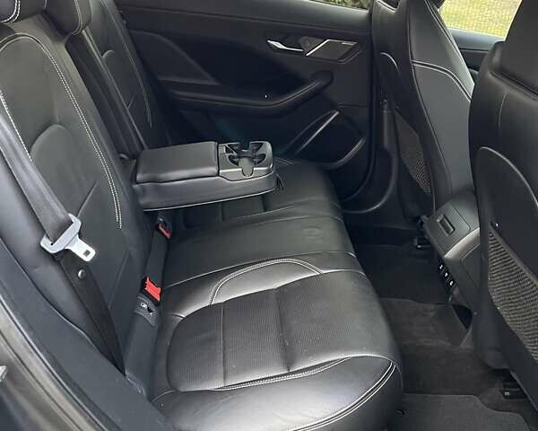 Черный Ягуар I-Pace, объемом двигателя 0 л и пробегом 69 тыс. км за 21999 $, фото 7 на Automoto.ua