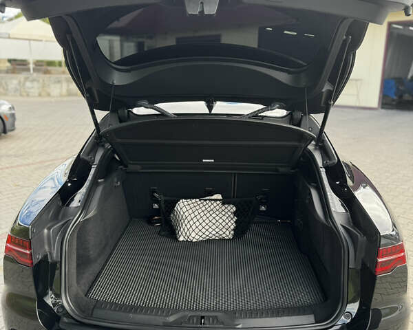 Черный Ягуар I-Pace, объемом двигателя 0 л и пробегом 180 тыс. км за 22500 $, фото 47 на Automoto.ua