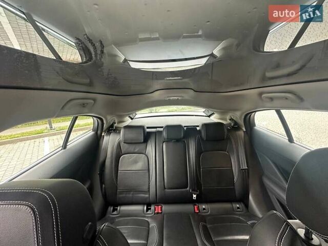 Черный Ягуар I-Pace, объемом двигателя 0 л и пробегом 188 тыс. км за 17500 $, фото 43 на Automoto.ua