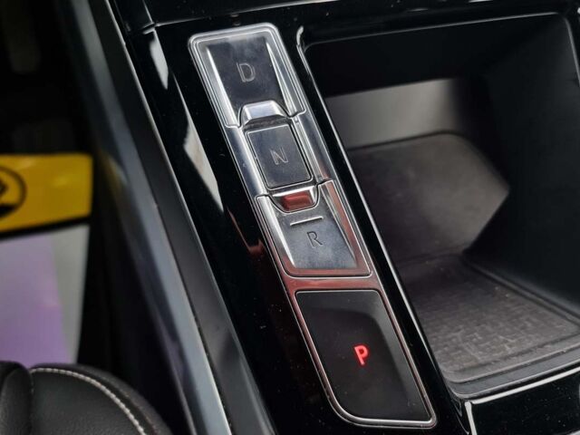 Черный Ягуар I-Pace, объемом двигателя 90 л и пробегом 88 тыс. км за 27700 $, фото 14 на Automoto.ua