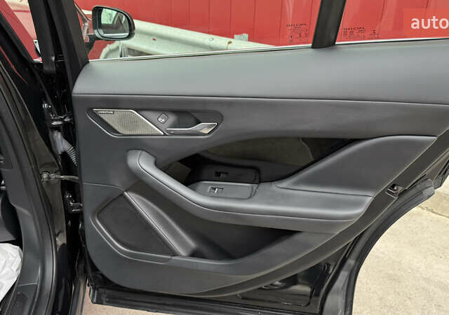 Черный Ягуар I-Pace, объемом двигателя 0 л и пробегом 121 тыс. км за 22500 $, фото 51 на Automoto.ua