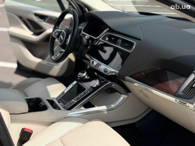 Черный Ягуар I-Pace, объемом двигателя 0 л и пробегом 112 тыс. км за 22890 $, фото 41 на Automoto.ua