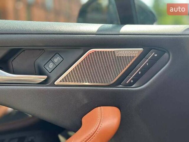 Черный Ягуар I-Pace, объемом двигателя 0 л и пробегом 61 тыс. км за 29000 $, фото 9 на Automoto.ua