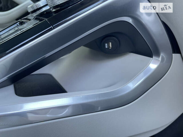Чорний Ягуар I-Pace, об'ємом двигуна 0 л та пробігом 127 тис. км за 32300 $, фото 35 на Automoto.ua