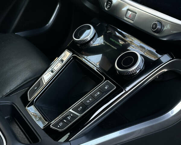 Черный Ягуар I-Pace, объемом двигателя 0 л и пробегом 122 тыс. км за 23300 $, фото 14 на Automoto.ua