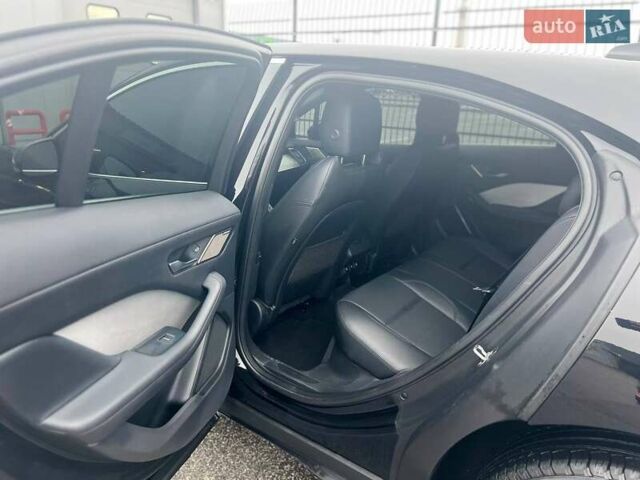 Черный Ягуар I-Pace, объемом двигателя 0 л и пробегом 70 тыс. км за 25000 $, фото 8 на Automoto.ua