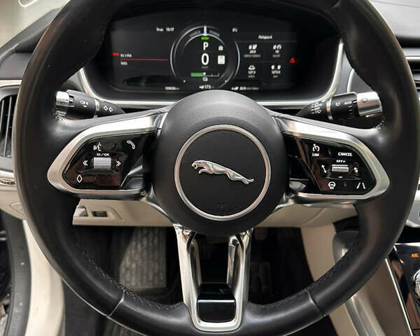 Черный Ягуар I-Pace, объемом двигателя 0 л и пробегом 110 тыс. км за 22700 $, фото 11 на Automoto.ua
