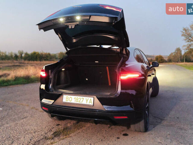 Черный Ягуар I-Pace, объемом двигателя 0 л и пробегом 82 тыс. км за 30000 $, фото 5 на Automoto.ua