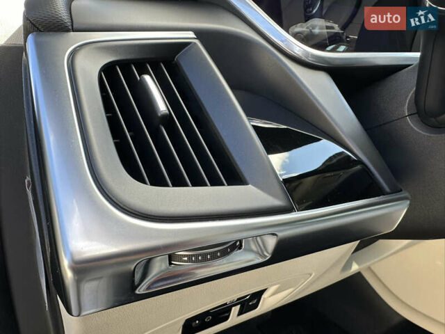 Черный Ягуар I-Pace, объемом двигателя 0 л и пробегом 175 тыс. км за 28900 $, фото 78 на Automoto.ua