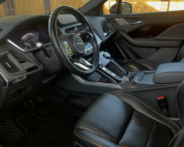 Чорний Ягуар I-Pace, об'ємом двигуна 0 л та пробігом 142 тис. км за 24000 $, фото 8 на Automoto.ua