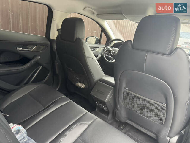 Черный Ягуар I-Pace, объемом двигателя 0 л и пробегом 161 тыс. км за 36000 $, фото 4 на Automoto.ua