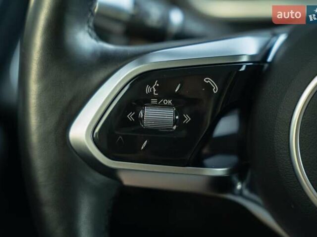 Черный Ягуар I-Pace, объемом двигателя 0 л и пробегом 102 тыс. км за 28900 $, фото 30 на Automoto.ua