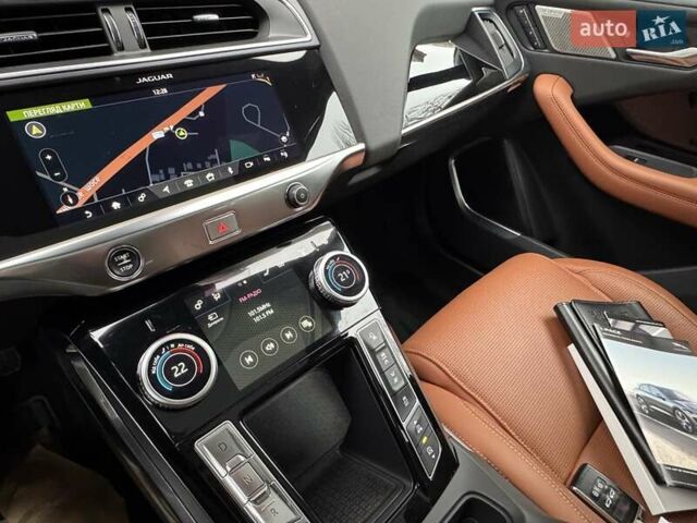 Черный Ягуар I-Pace, объемом двигателя 0 л и пробегом 130 тыс. км за 21900 $, фото 18 на Automoto.ua