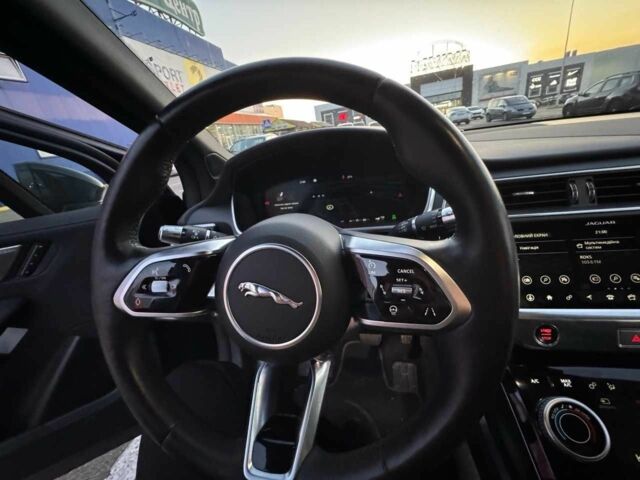 Черный Ягуар I-Pace, объемом двигателя 0 л и пробегом 123 тыс. км за 25599 $, фото 10 на Automoto.ua