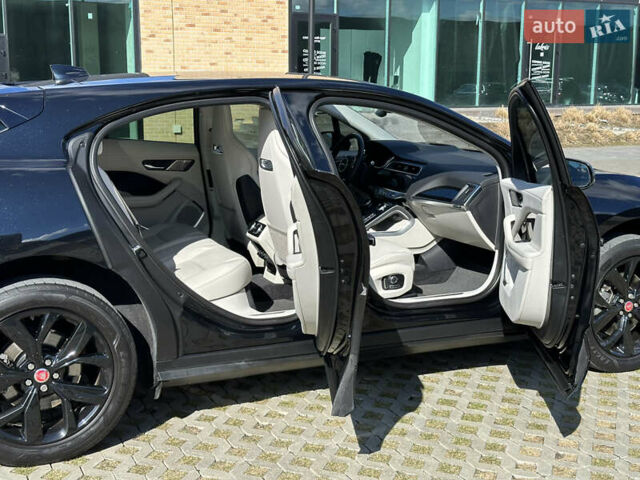 Черный Ягуар I-Pace, объемом двигателя 0 л и пробегом 175 тыс. км за 28900 $, фото 49 на Automoto.ua