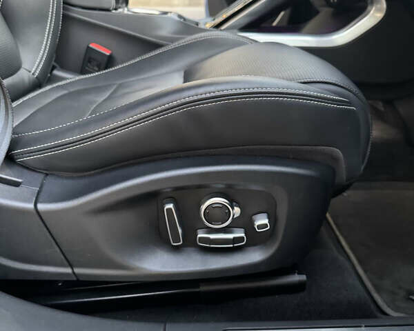 Черный Ягуар I-Pace, объемом двигателя 0 л и пробегом 157 тыс. км за 25999 $, фото 16 на Automoto.ua