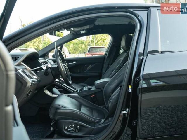 Черный Ягуар I-Pace, объемом двигателя 0 л и пробегом 102 тыс. км за 28900 $, фото 22 на Automoto.ua