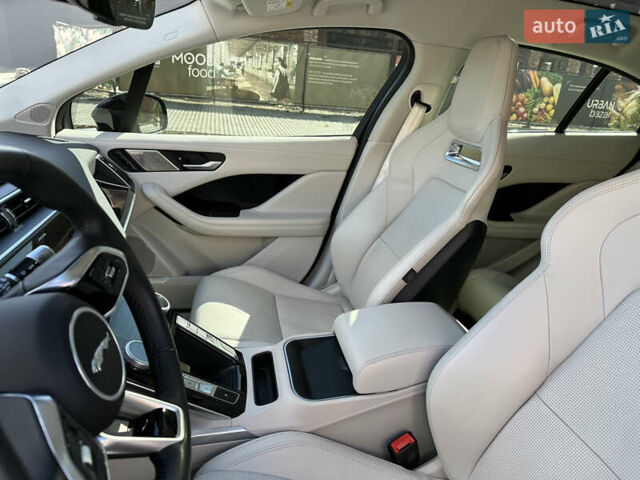 Черный Ягуар I-Pace, объемом двигателя 0 л и пробегом 175 тыс. км за 28900 $, фото 92 на Automoto.ua