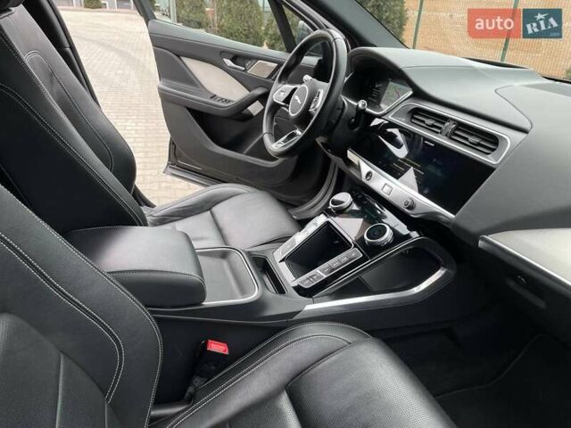 Черный Ягуар I-Pace, объемом двигателя 0 л и пробегом 68 тыс. км за 24499 $, фото 50 на Automoto.ua