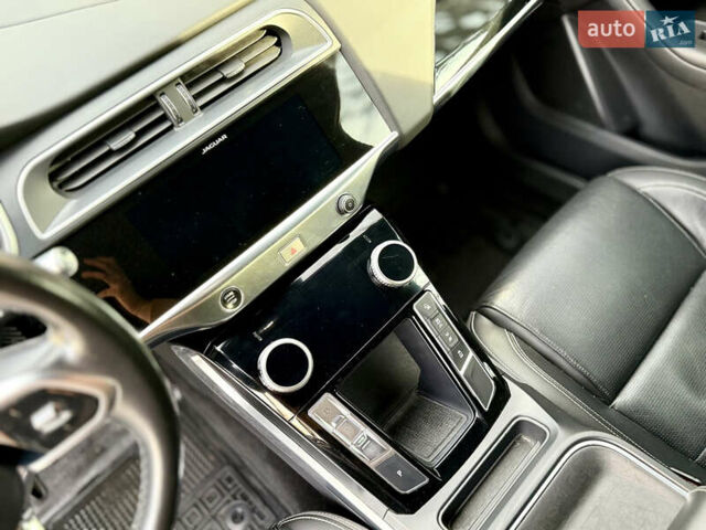 Черный Ягуар I-Pace, объемом двигателя 0 л и пробегом 231 тыс. км за 17500 $, фото 13 на Automoto.ua