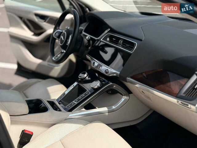 Черный Ягуар I-Pace, объемом двигателя 0 л и пробегом 112 тыс. км за 22840 $, фото 41 на Automoto.ua