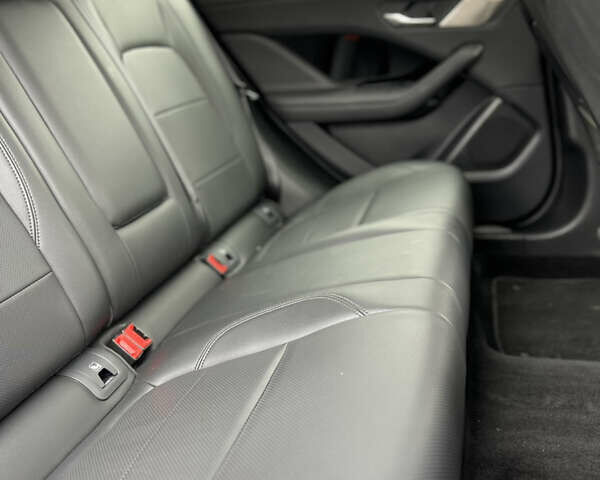 Черный Ягуар I-Pace, объемом двигателя 0 л и пробегом 132 тыс. км за 19500 $, фото 9 на Automoto.ua