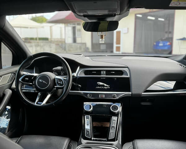 Черный Ягуар I-Pace, объемом двигателя 0 л и пробегом 180 тыс. км за 22500 $, фото 43 на Automoto.ua