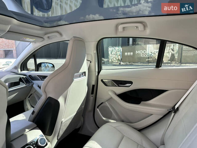 Черный Ягуар I-Pace, объемом двигателя 0 л и пробегом 175 тыс. км за 28900 $, фото 60 на Automoto.ua