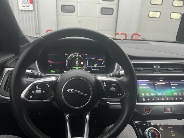 Черный Ягуар I-Pace, объемом двигателя 0 л и пробегом 92 тыс. км за 23000 $, фото 5 на Automoto.ua