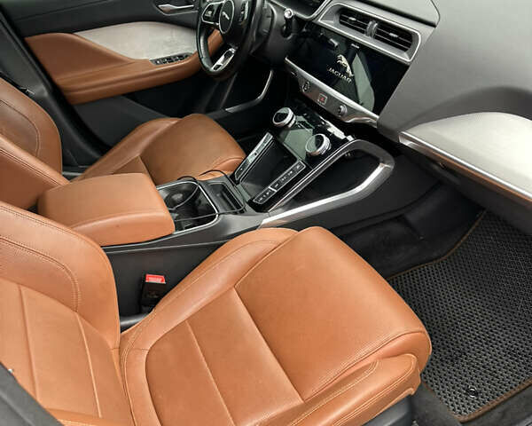Черный Ягуар I-Pace, объемом двигателя 0 л и пробегом 85 тыс. км за 31500 $, фото 1 на Automoto.ua