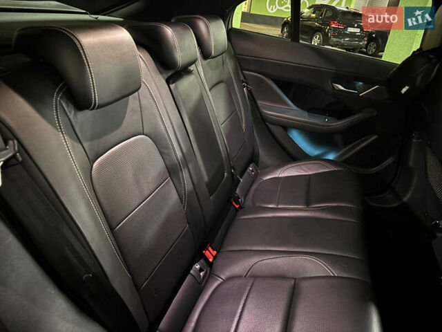 Черный Ягуар I-Pace, объемом двигателя 0 л и пробегом 77 тыс. км за 30000 $, фото 5 на Automoto.ua