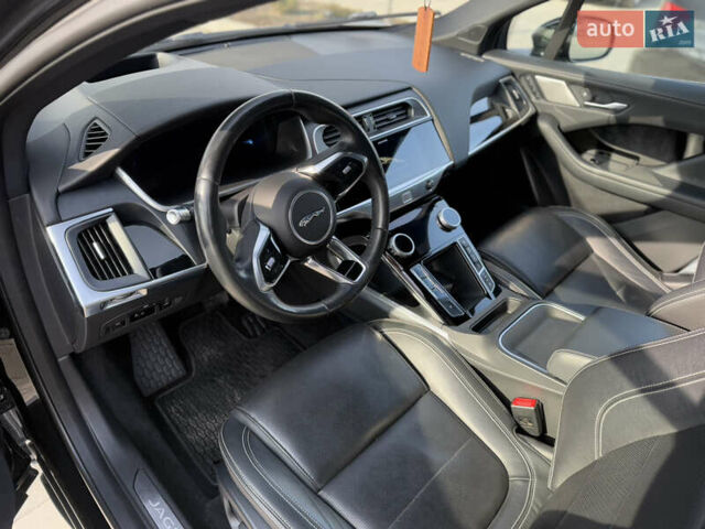 Черный Ягуар I-Pace, объемом двигателя 0 л и пробегом 202 тыс. км за 19100 $, фото 10 на Automoto.ua