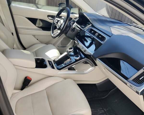 Черный Ягуар I-Pace, объемом двигателя 0 л и пробегом 193 тыс. км за 25000 $, фото 6 на Automoto.ua