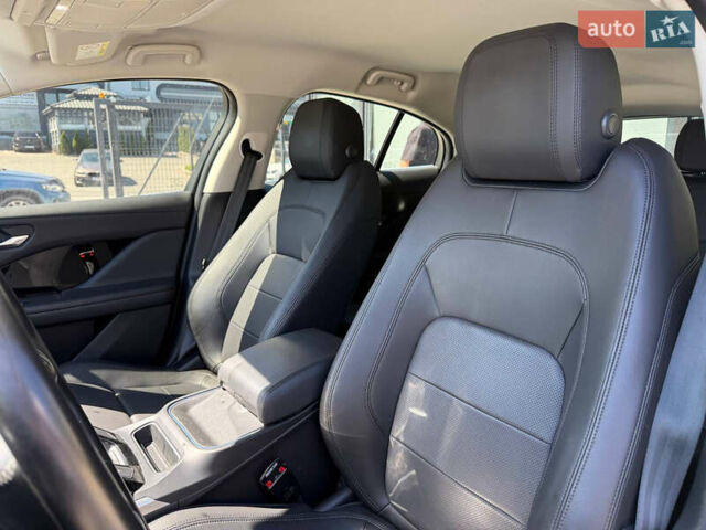 Черный Ягуар I-Pace, объемом двигателя 0 л и пробегом 132 тыс. км за 19500 $, фото 5 на Automoto.ua