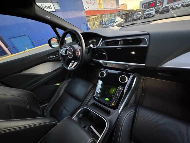 Черный Ягуар I-Pace, объемом двигателя 0 л и пробегом 123 тыс. км за 25599 $, фото 9 на Automoto.ua