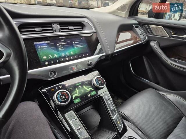 Черный Ягуар I-Pace, объемом двигателя 0 л и пробегом 115 тыс. км за 24800 $, фото 26 на Automoto.ua