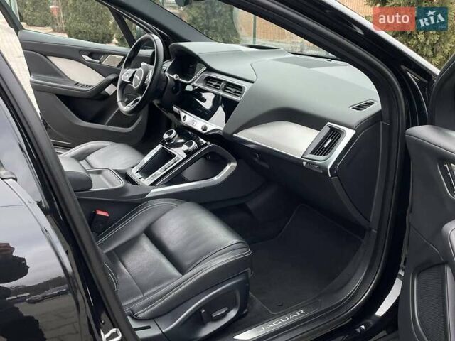 Черный Ягуар I-Pace, объемом двигателя 0 л и пробегом 68 тыс. км за 24499 $, фото 49 на Automoto.ua