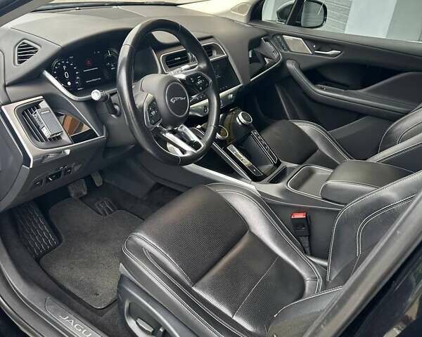 Черный Ягуар I-Pace, объемом двигателя 0 л и пробегом 188 тыс. км за 17500 $, фото 27 на Automoto.ua