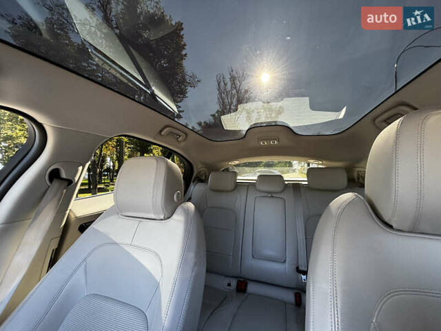 Черный Ягуар I-Pace, объемом двигателя 0 л и пробегом 66 тыс. км за 24200 $, фото 37 на Automoto.ua