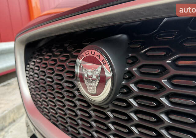 Черный Ягуар I-Pace, объемом двигателя 0 л и пробегом 121 тыс. км за 22500 $, фото 71 на Automoto.ua