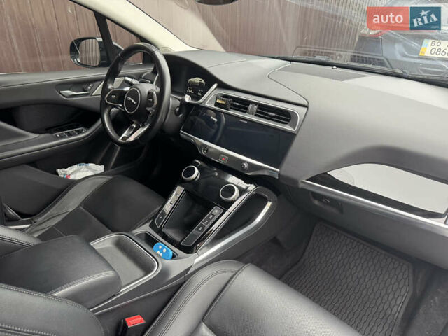 Черный Ягуар I-Pace, объемом двигателя 0 л и пробегом 161 тыс. км за 36000 $, фото 3 на Automoto.ua