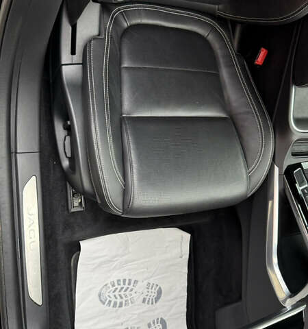 Черный Ягуар I-Pace, объемом двигателя 0 л и пробегом 121 тыс. км за 22500 $, фото 58 на Automoto.ua