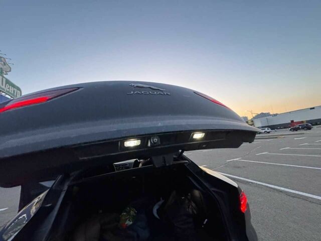 Черный Ягуар I-Pace, объемом двигателя 0 л и пробегом 123 тыс. км за 25599 $, фото 13 на Automoto.ua