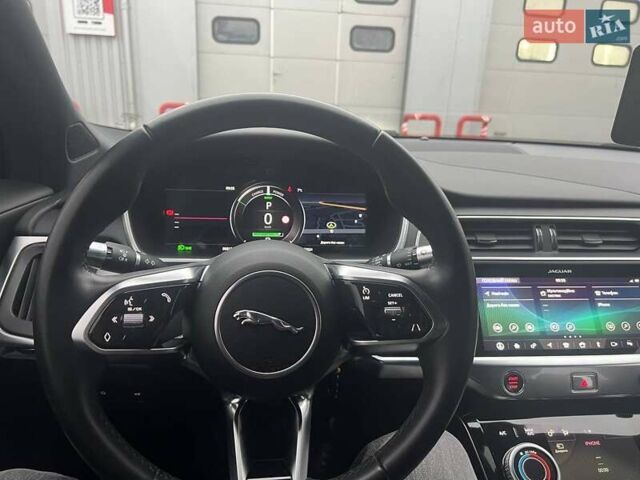 Черный Ягуар I-Pace, объемом двигателя 0 л и пробегом 70 тыс. км за 25000 $, фото 11 на Automoto.ua