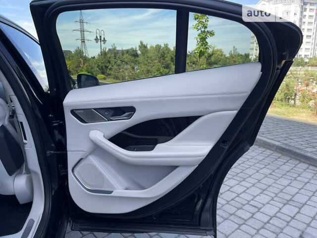 Чорний Ягуар I-Pace, об'ємом двигуна 0 л та пробігом 127 тис. км за 32300 $, фото 23 на Automoto.ua