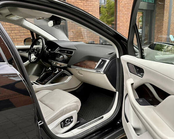 Черный Ягуар I-Pace, объемом двигателя 0 л и пробегом 110 тыс. км за 22700 $, фото 8 на Automoto.ua