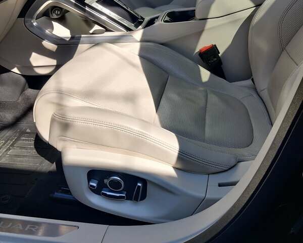 Черный Ягуар I-Pace, объемом двигателя 0 л и пробегом 193 тыс. км за 25000 $, фото 15 на Automoto.ua