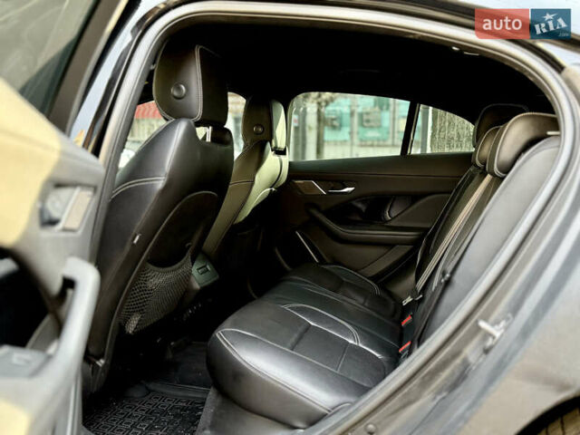 Черный Ягуар I-Pace, объемом двигателя 0 л и пробегом 231 тыс. км за 17500 $, фото 19 на Automoto.ua