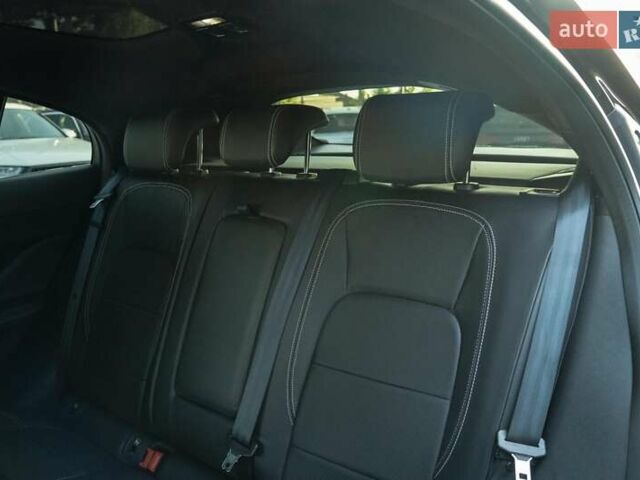 Черный Ягуар I-Pace, объемом двигателя 0 л и пробегом 102 тыс. км за 28900 $, фото 44 на Automoto.ua